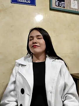 CHARLOTTE  05 online show from September 17, 2025, 12:51 pm