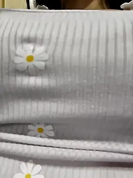 CHARLOTTE  05 online show from October 15, 2025, 1:55 pm