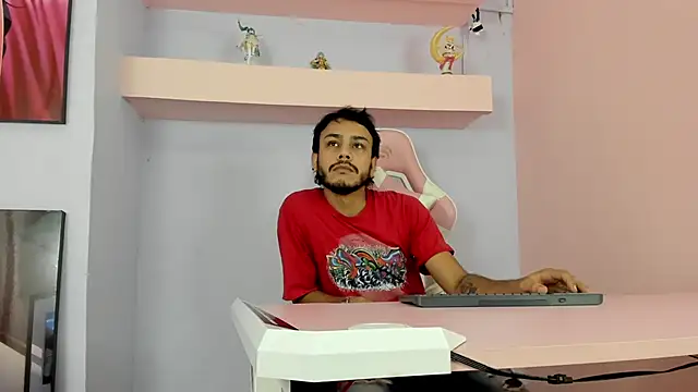 Snapshot of Boss_Domiinator chatting on May 3, 2026, 11:27 am Boss Domiinator online show from May 3, 2026, 11:27 am