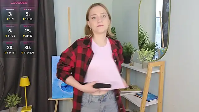 HollieCollelo online show from October 10, 2025, 3:16 am