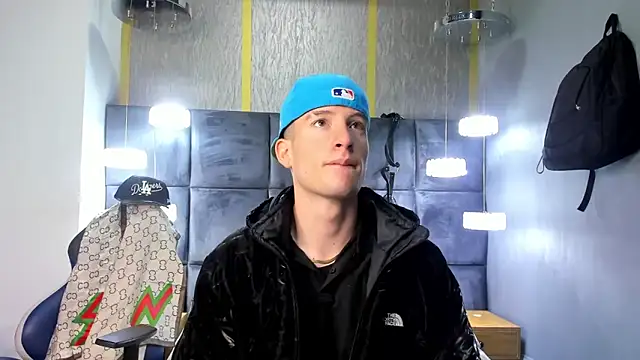 HunterHeat  online show from March 18, 2026, 12:52 pm