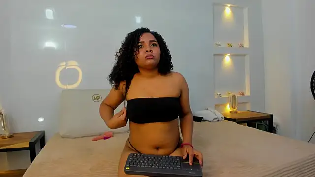 lyana cowel online show from October 14, 2025, 3:57 pm