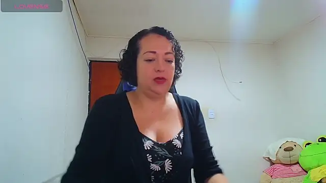 Miss Oriana online show from November 14, 2025, 4:49 pm