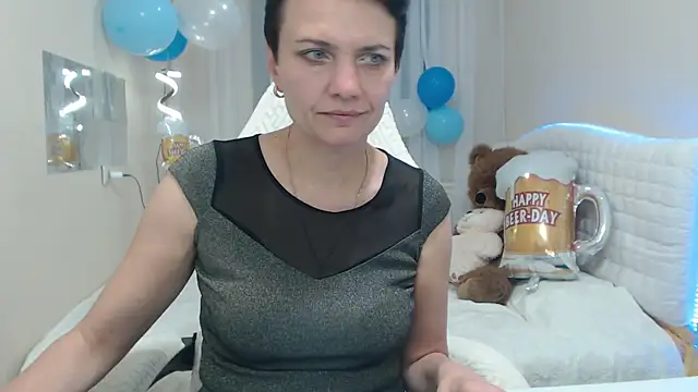 AvaSaturnian online show from September 22, 2025, 12:29 pm