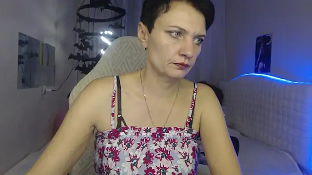 AvaSaturnian online show from October 14, 2025, 12:17 pm