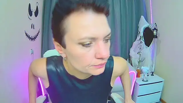 AvaSaturnian online show from November 6, 2025, 7:31 am