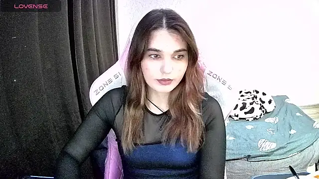 Kris Moss online show from December 22, 2025, 10:07 pm