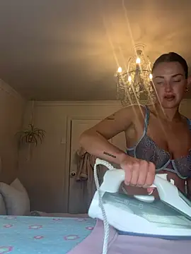 Snapshot of Remirosee chatting on May 9, 2026, 11:04 am Remirosee online show from May 9, 2026, 11:04 am