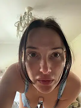 Snapshot of Remirosee chatting on May 15, 2026, 10:44 am Remirosee online show from May 15, 2026, 10:44 am