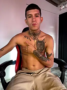 Snapshot of dilan_abraham12 chatting on November 3, 2025, 9:38 pm dilan abraham12 online show from November 3, 2025, 9:38 pm