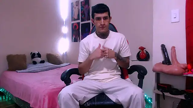 Snapshot of dilan_abraham12 chatting on March 16, 2026, 11:31 pm dilan abraham12 online show from March 16, 2026, 11:31 pm