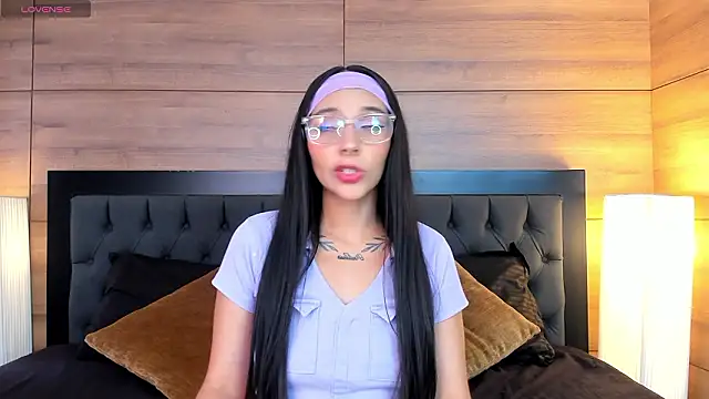 Roseaurora online show from March 24, 2026, 12:21 pm