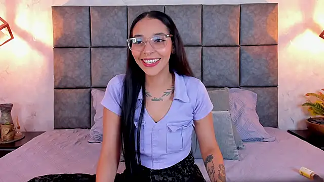 Snapshot of Roseaurora chatting on May 4, 2026, 12:01 pm Roseaurora online show from May 4, 2026, 12:01 pm
