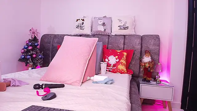 sweegirl69 online show from December 22, 2025, 12:02 pm