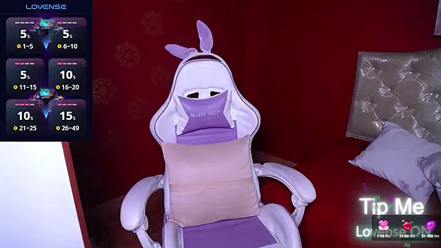 Violet-Flow online show from October 11, 2025, 2:26 pm