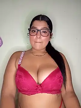 Snapshot of Cat_Hot_Party chatting on October 6, 2025, 11:57 pm Cat Hot Party online show from October 6, 2025, 11:57 pm