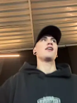 Sebas maverick online show from April 16, 2026, 10:12 pm