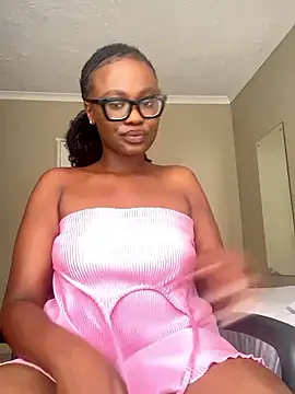 Moonzy77 online show from October 18, 2025, 1:45 pm