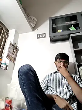 RotundHeadway online show from November 14, 2025, 1:43 pm