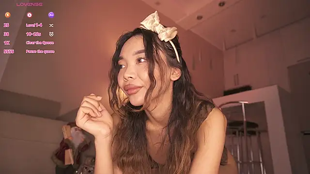 Snapshot of Rem_Esme chatting on December 2, 2025, 3:23 am Rem Esme online show from December 2, 2025, 3:23 am