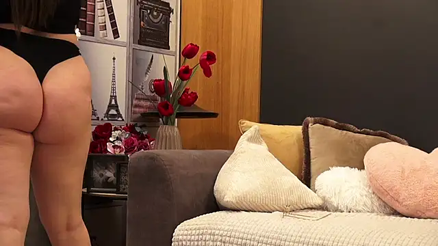 Mia Swano online show from February 16, 2026, 2:18 am