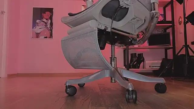 Jolie Orchid online show from February 5, 2026, 12:21 pm