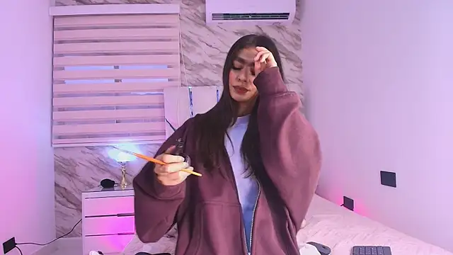 collet 1 online show from November 11, 2025, 11:54 am