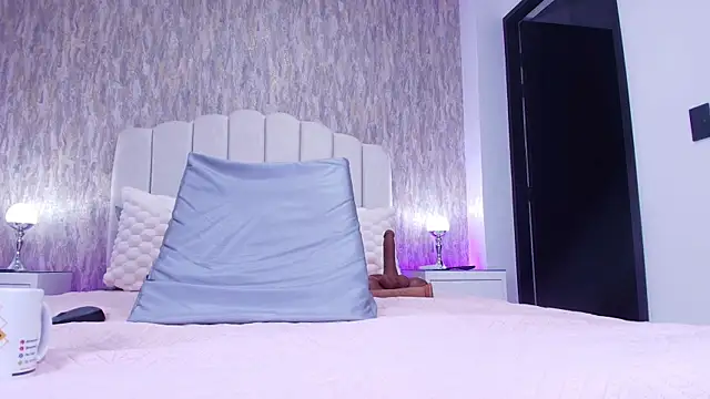 sofi hils online show from November 13, 2025, 11:53 am