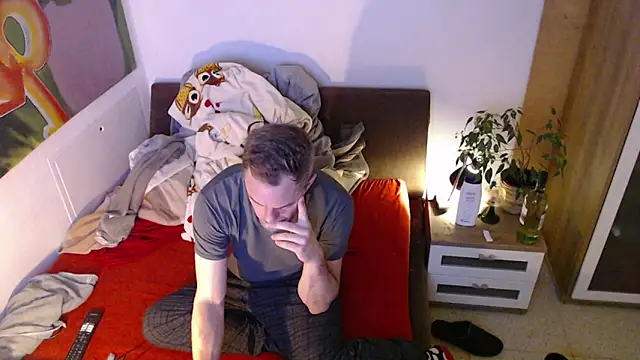 Snapshot of EdelHolz91 chatting on February 9, 2026, 4:22 pm EdelHolz91 online show from February 9, 2026, 4:22 pm