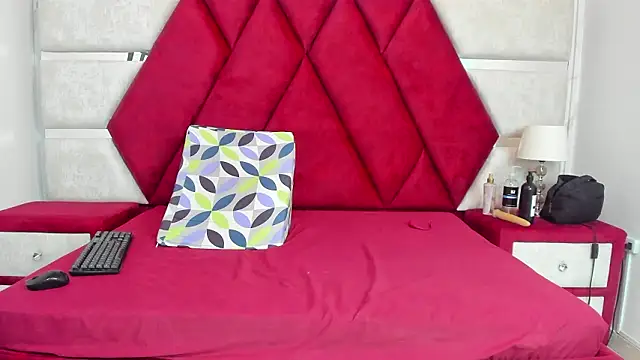 Kity spiderr online show from March 12, 2026, 12:33 pm