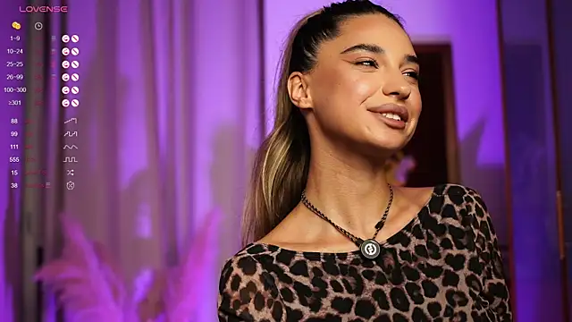 Snapshot of ItalianGirl chatting on September 18, 2025, 7:49 pm ItalianGirl online show from September 18, 2025, 7:49 pm