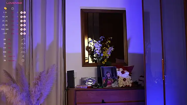 Snapshot of ItalianGirl chatting on October 8, 2025, 7:11 pm ItalianGirl online show from October 8, 2025, 7:11 pm