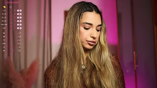 Snapshot of ItalianGirl chatting on October 12, 2025, 5:01 pm ItalianGirl online show from October 12, 2025, 5:01 pm