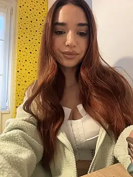 ItalianGirl online show from November 22, 2025, 2:27 pm