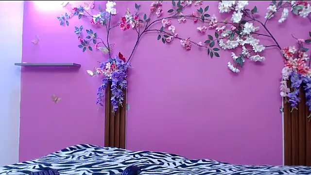 Snapshot of skinnysofia18 chatting on May 2, 2026, 2:00 pm skinnysofia18 online show from May 2, 2026, 2:00 pm