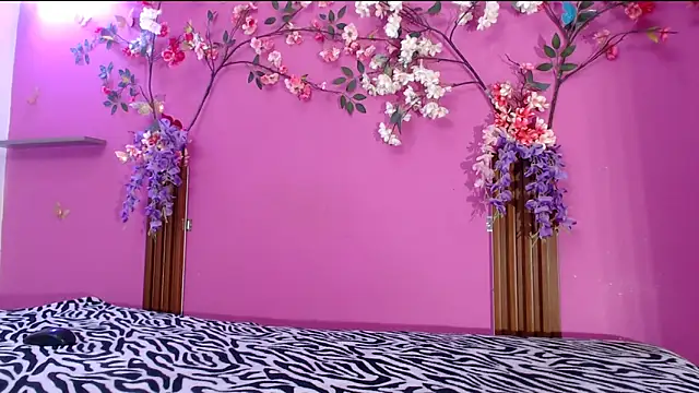 Snapshot of skinnysofia18 chatting on May 22, 2026, 2:01 pm skinnysofia18 online show from May 22, 2026, 2:01 pm