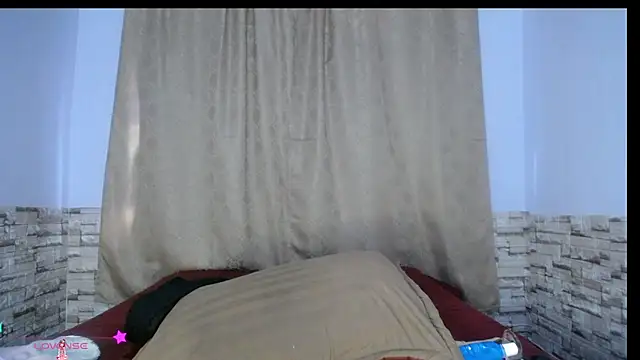 Snapshot of Bicky_24 chatting on October 14, 2025, 11:44 am Bicky 24 online show from October 14, 2025, 11:44 am