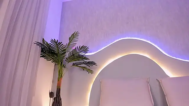 CannelaSmith online show from April 14, 2026, 12:44 pm