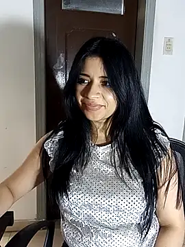 ValerieLove  online show from September 12, 2025, 7:58 pm