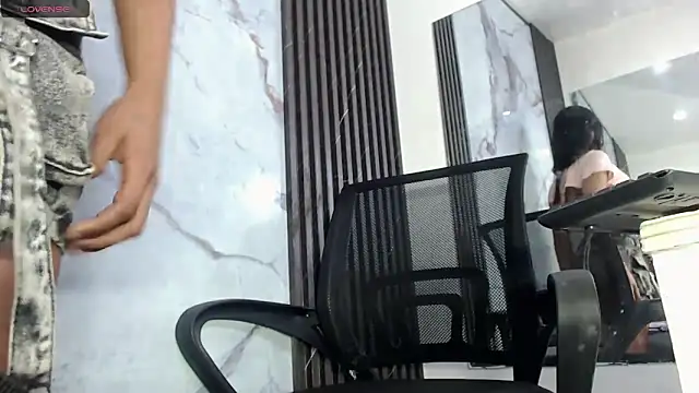 Penelopee Rouse online show from February 24, 2026, 8:29 pm