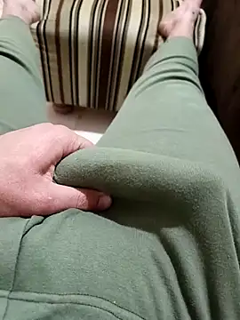 anis3g4 online show from November 28, 2025, 7:49 pm