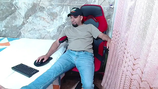 smitdleds1130 online show from September 14, 2025, 12:32 am