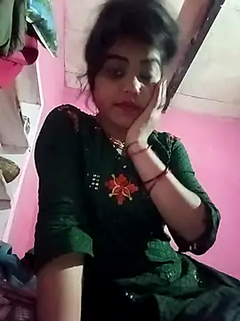 Snapshot of Yatiksha_Beby chatting on March 14, 2026, 11:32 pm Yatiksha Beby online show from March 14, 2026, 11:32 pm