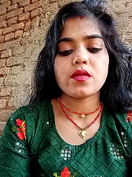 Snapshot of Yatiksha_Beby chatting on April 1, 2026, 2:45 am Yatiksha Beby online show from April 1, 2026, 2:45 am