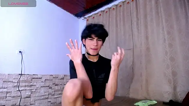 DaraKat18 online show from November 24, 2025, 10:20 pm