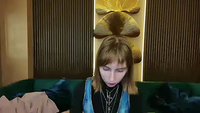 Beverly Gomes online show from November 22, 2025, 3:55 pm