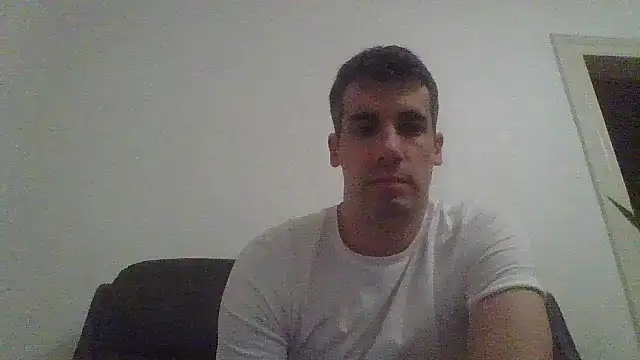 JulioIsHere4you online show from November 1, 2025, 5:42 am