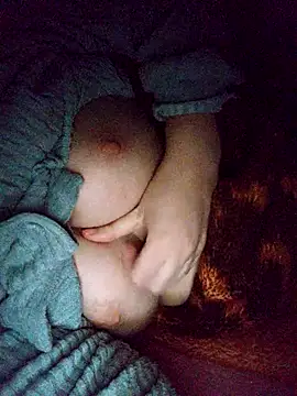 Snapshot of CHahed-5 chatting on December 2, 2025, 1:00 am CHahed-5 online show from December 2, 2025, 1:00 am