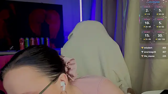 hornyprincess19 online show from December 5, 2025, 9:29 am