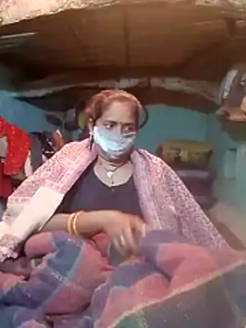 CUTE-004 online show from December 17, 2025, 4:57 pm